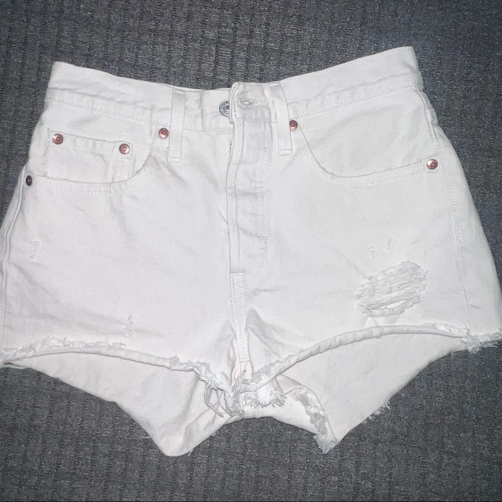 White Distressed Levi’s Shorts